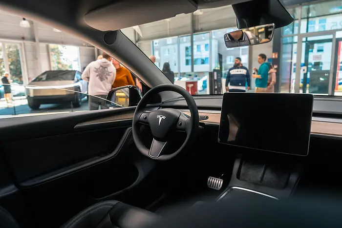 Tesla's Robotaxi Expansion Set for San Francisco Weekend Launch!
