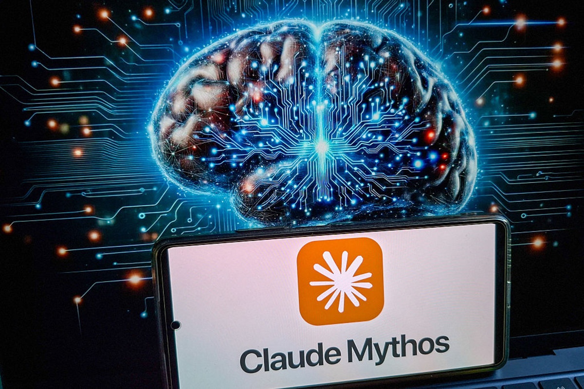 AI Breakthrough: Anthropic's Claude Mythos Flaws HAWK Security Standard in Record Time!