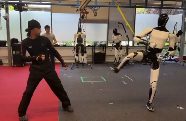 Tesla's Optimus Robot Dazzles with Kung Fu Moves!