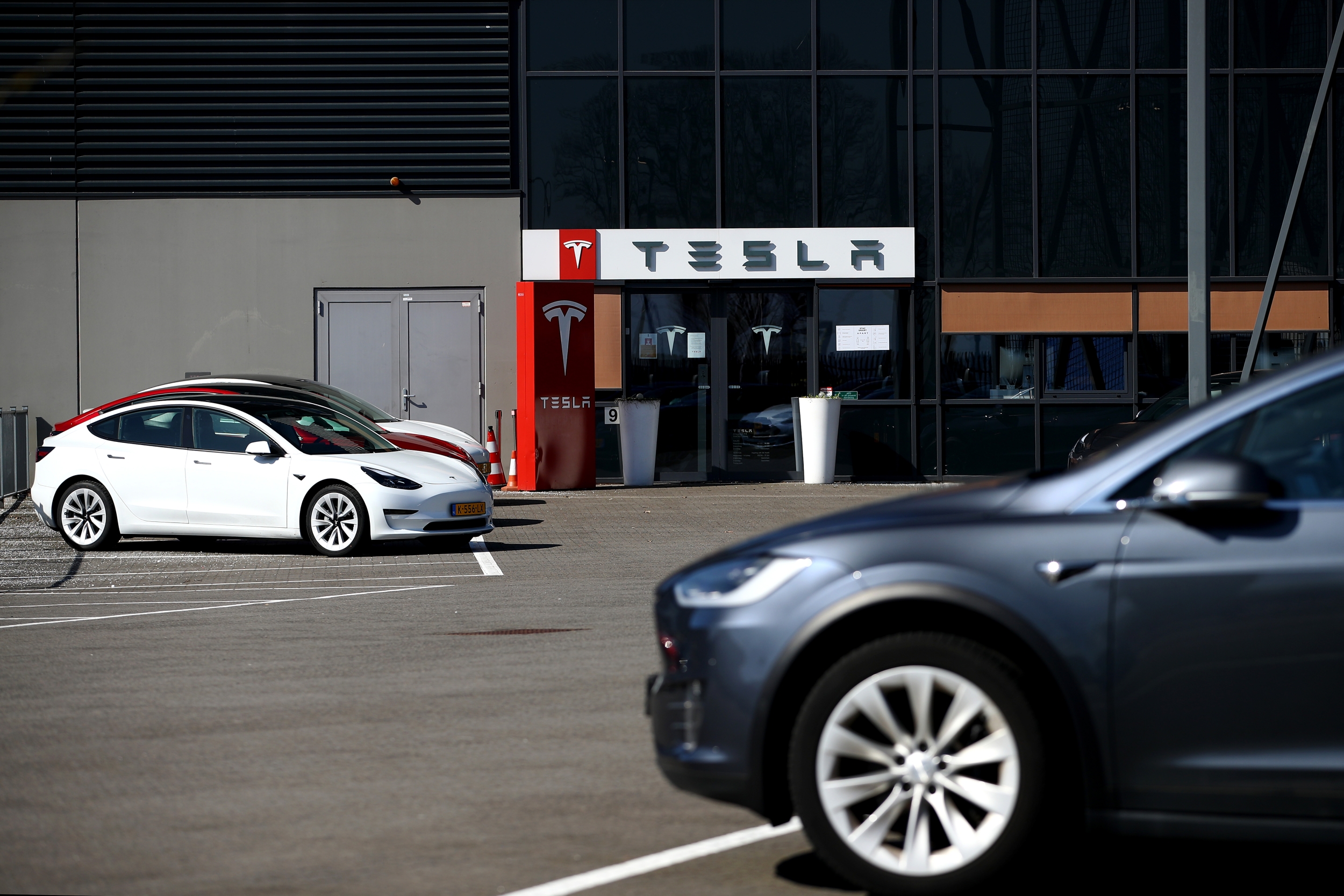 Hacker Reveals Tesla's Hidden Crash Data Amid Legal Battle