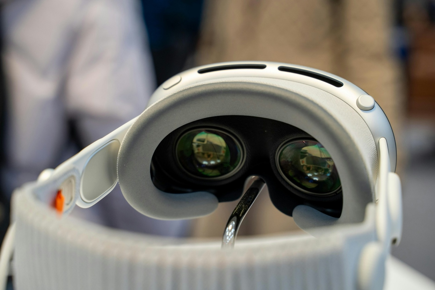 Apple's Vision Pro Headset Upgraded with M4 Chip and New Strap