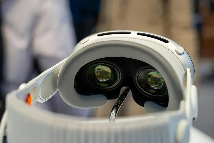 Apple's Vision Pro Headset Upgraded with M4 Chip and New Strap