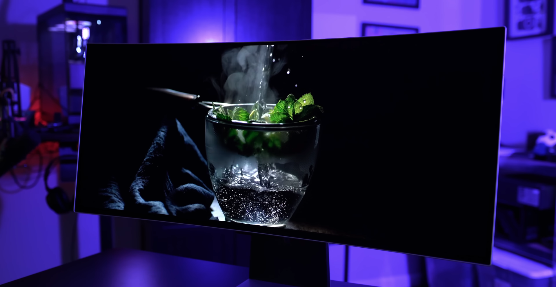 Samsung Unveils Next-Level 6K Gaming Monitor with Odyssey G8 Series!