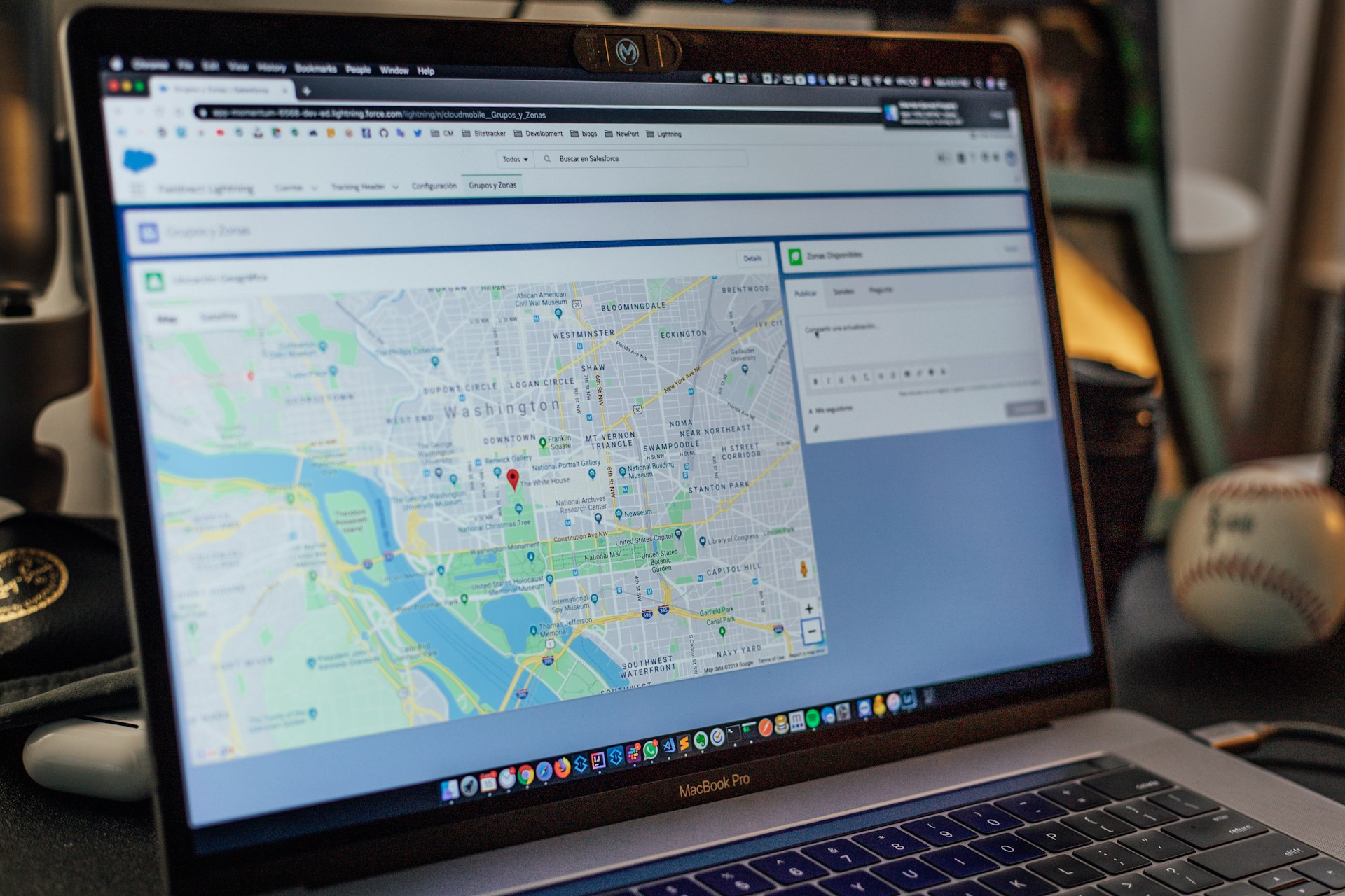 Google Maps Set for AI-Powered Makeover on Apple CarPlay!