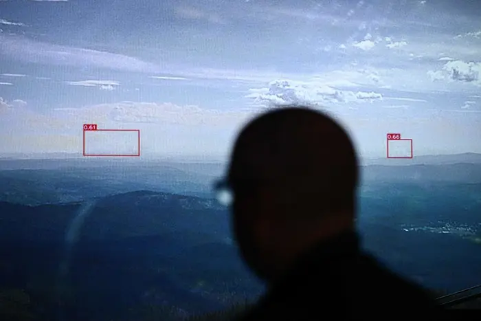 Canadian Telecommunication Company Deploys AI Cameras for Early Wildfire Detection