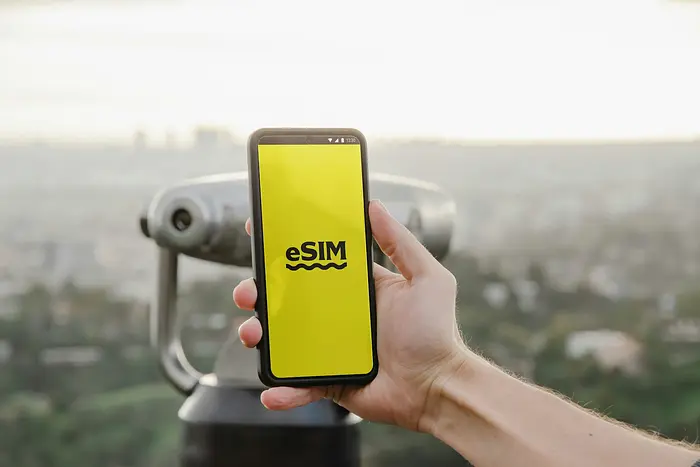 Apple Unveils Cross-Platform eSIM Transfer in iOS 26!