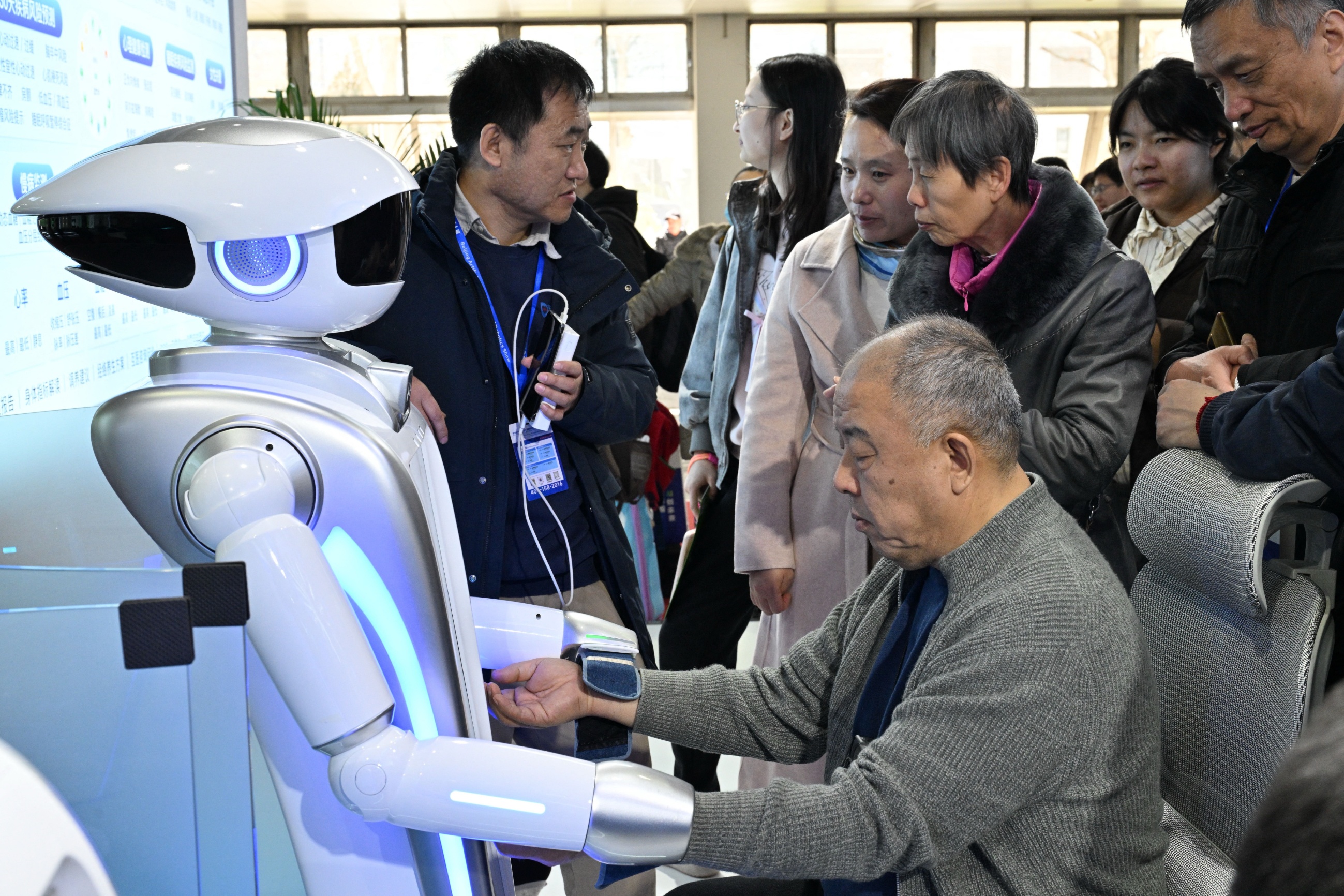 Google's SymptomAI Revolutionizes Health Diagnosis Accuracy
