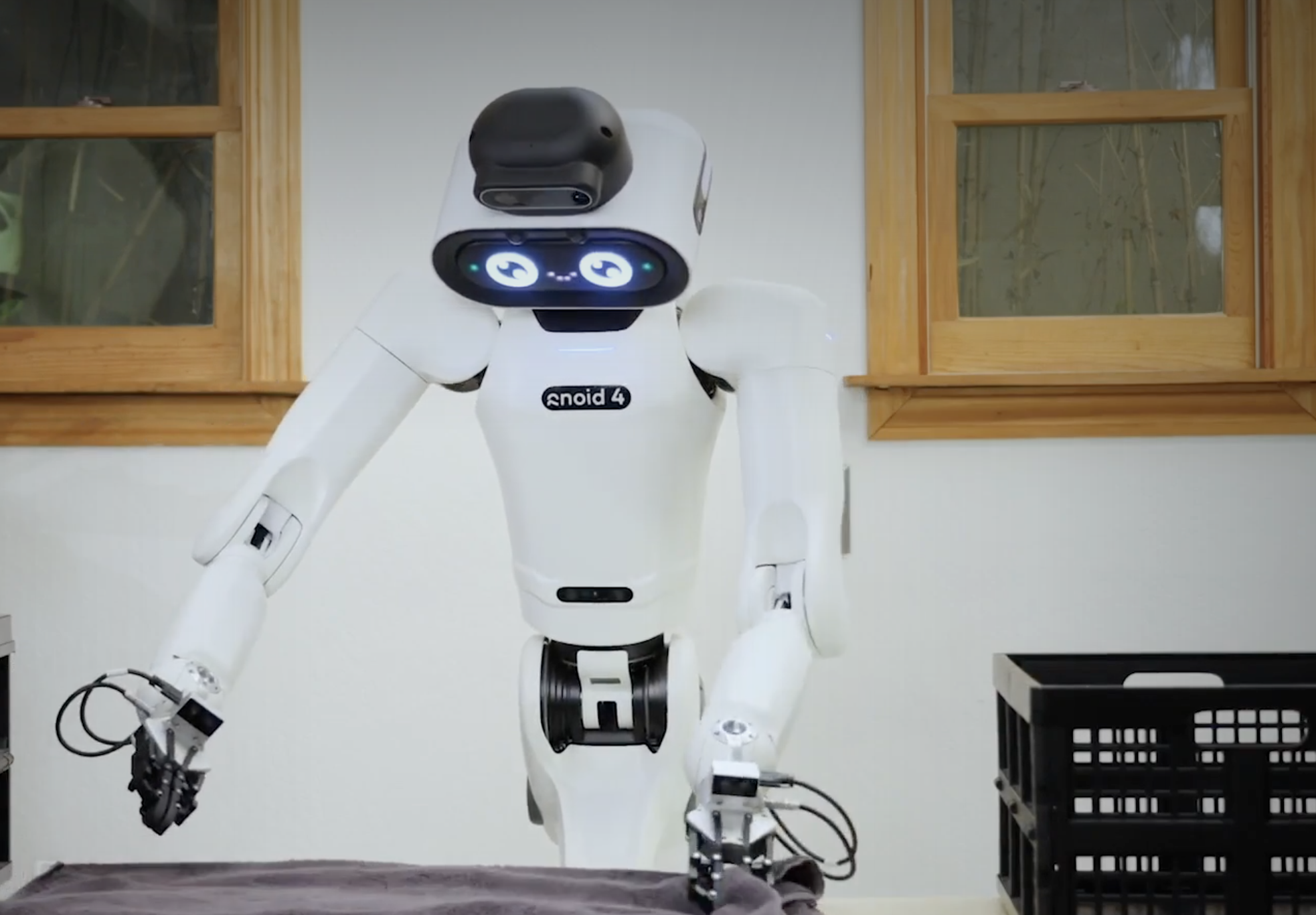 Revolutionary R-noid Robot Promises Rapid Deployment in Service Industries!