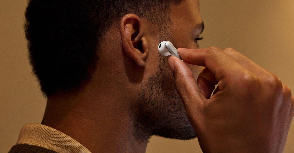 Plaud Unveils AI-Powered Earbuds for Seamless Conversation Capture!