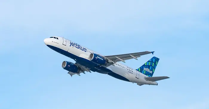 Amazon's Project Kuiper Teams Up with JetBlue for In-Flight Wi-Fi!